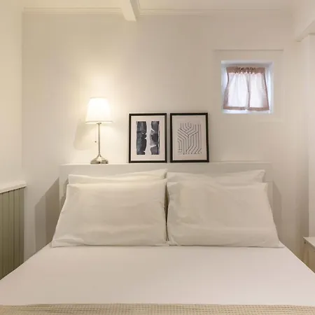 Keramidogatos Manos Guest House, Corfu Old Town Apartment *